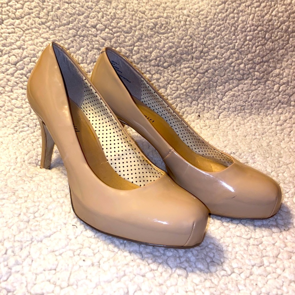 madden girl size 10 nude heels.